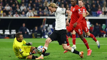 Entoni Moris (Luksemburg) i Nik Voltemade (Nemačka)